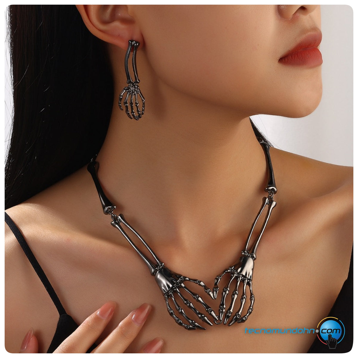 Conjunto Gótico De Collar Y Aretes Con Diseño Manos De Esqueleto