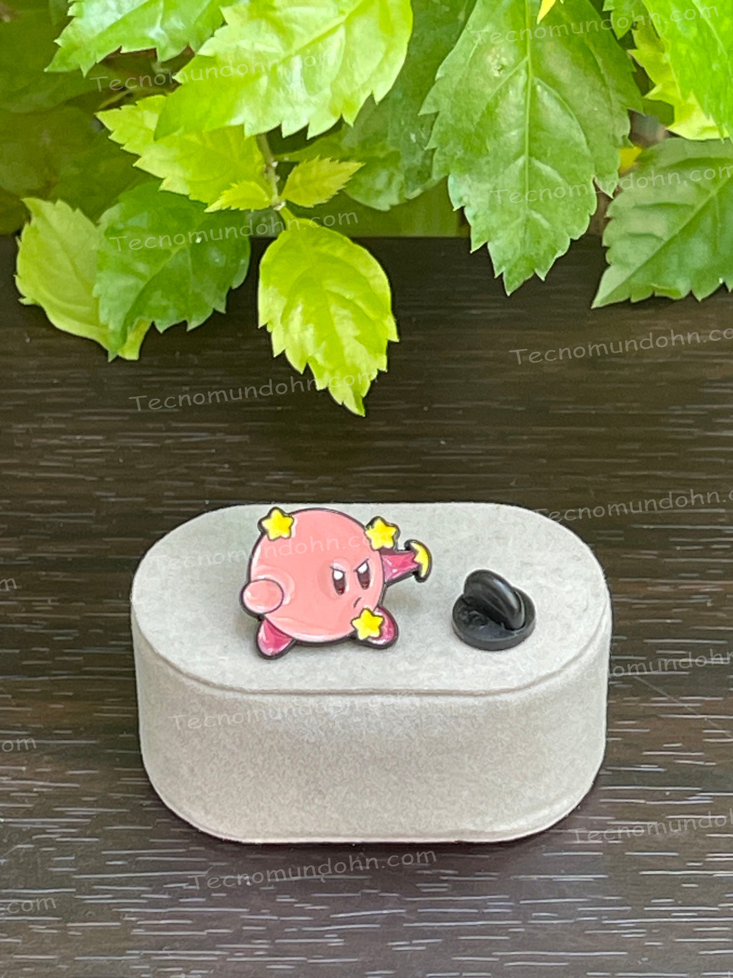 Broche Kirby 1