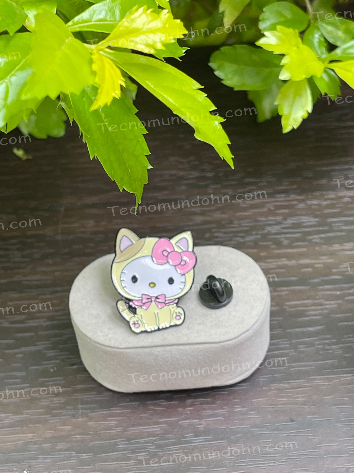 Pin Kitty Sanrio