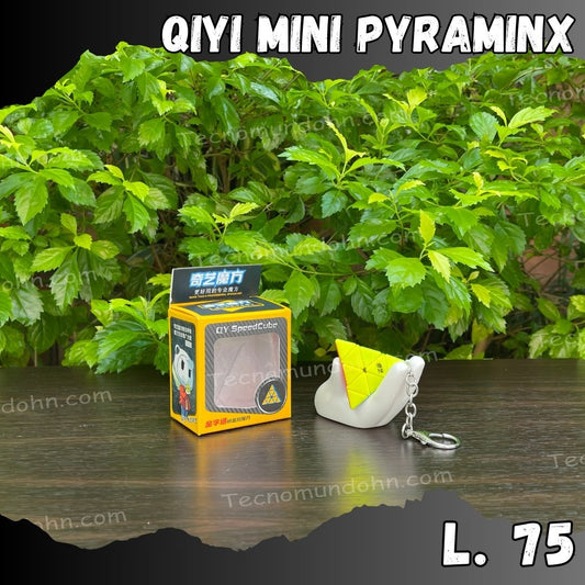QiYi QiYi mini Pyraminx Keychain stickerless