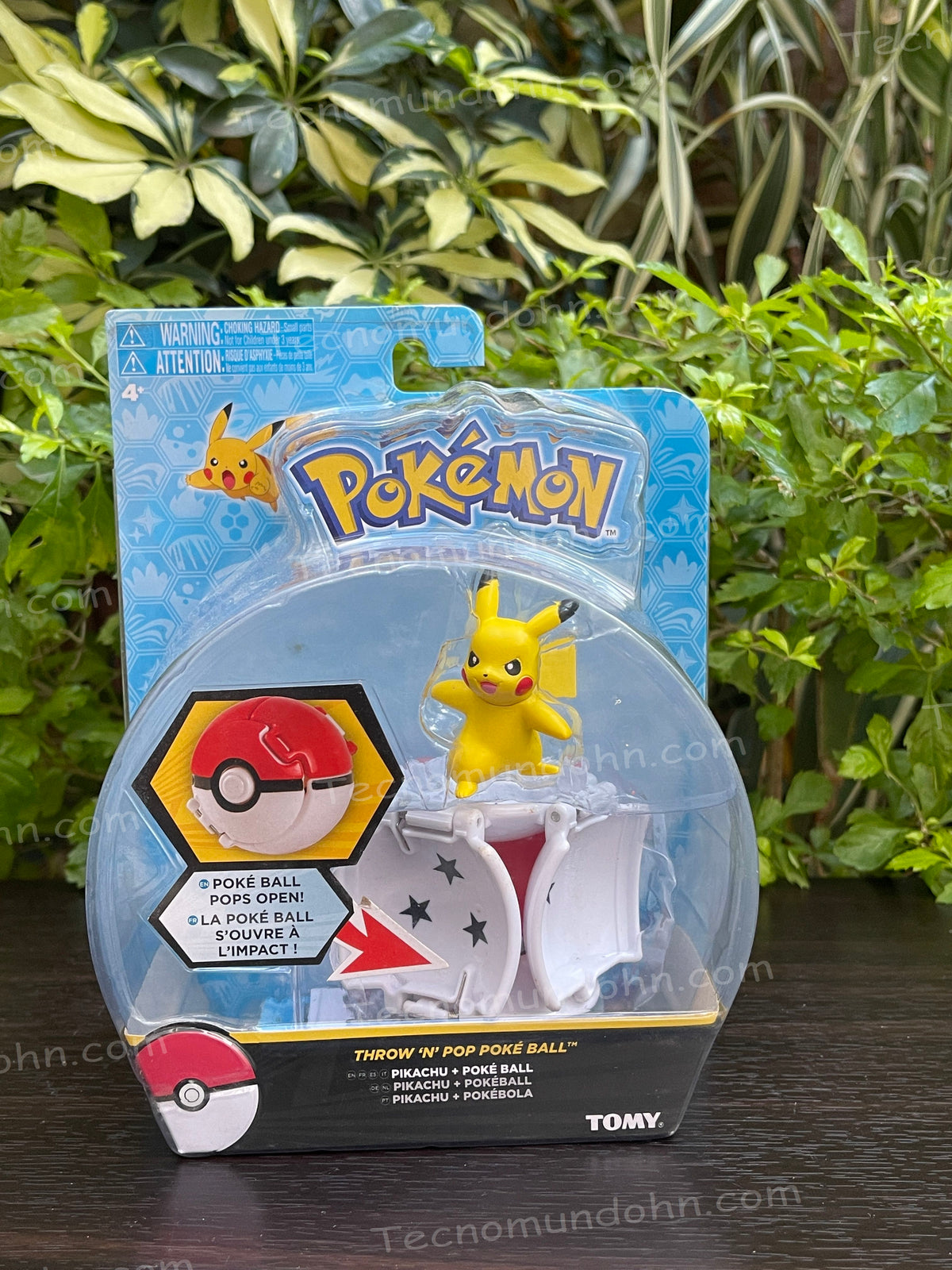 Figura Pikachu Y Una Dive Ball | Pokémon