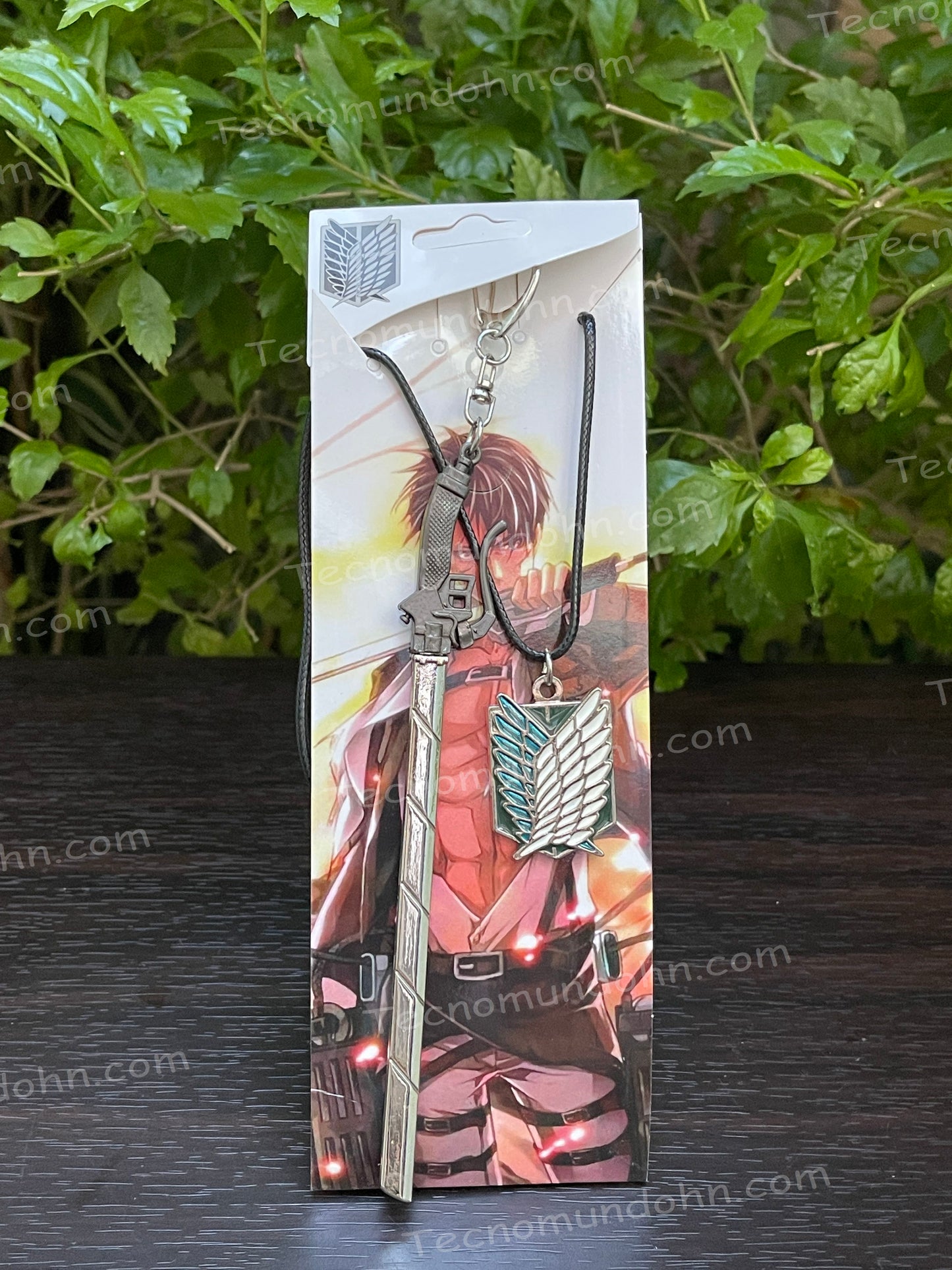 Llavero + Collar De Arma Attack On Titan (Set A)