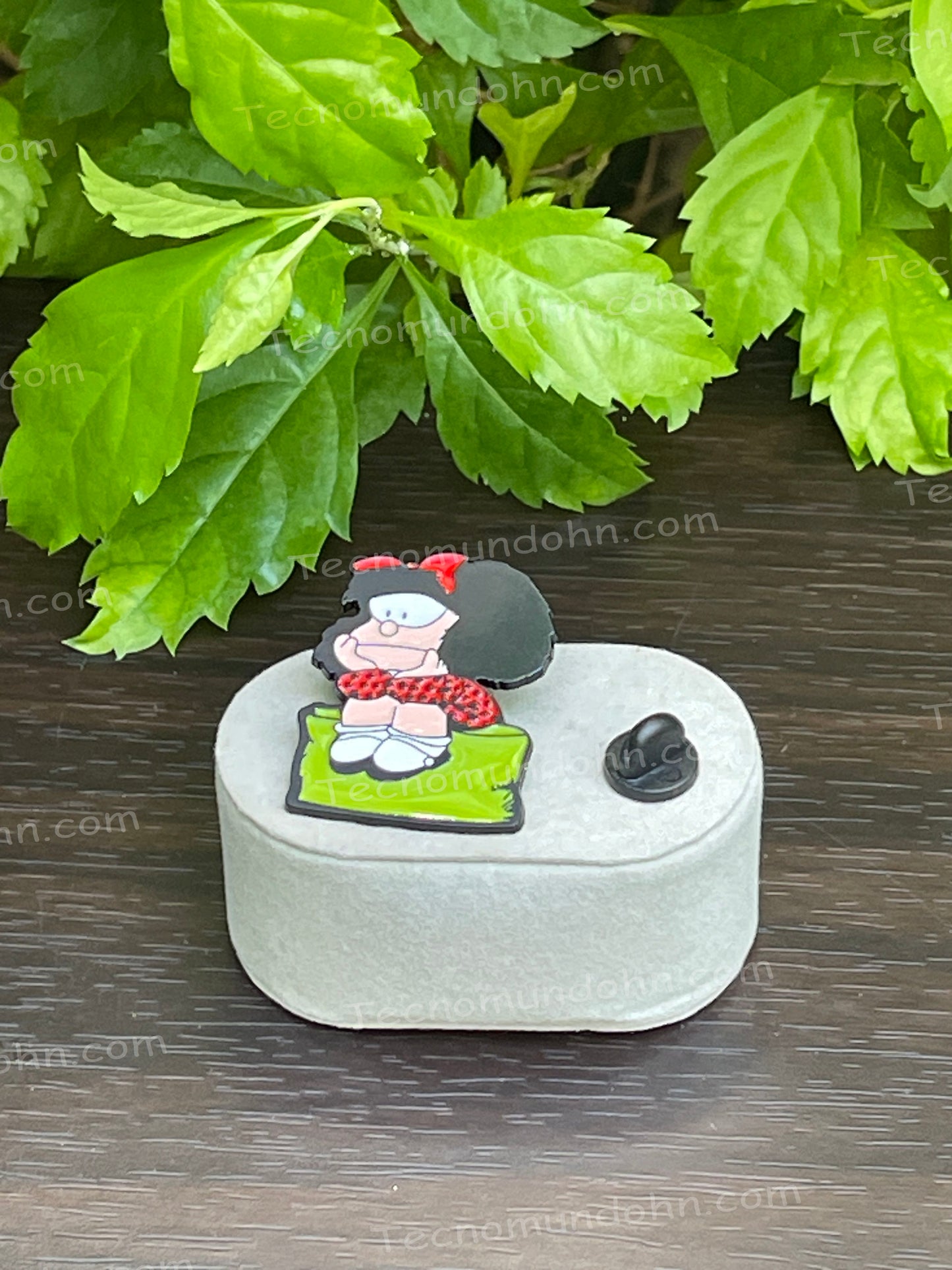 Broche Mafalda