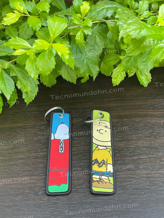 Llavero Bordado Doble Cara Snoopy