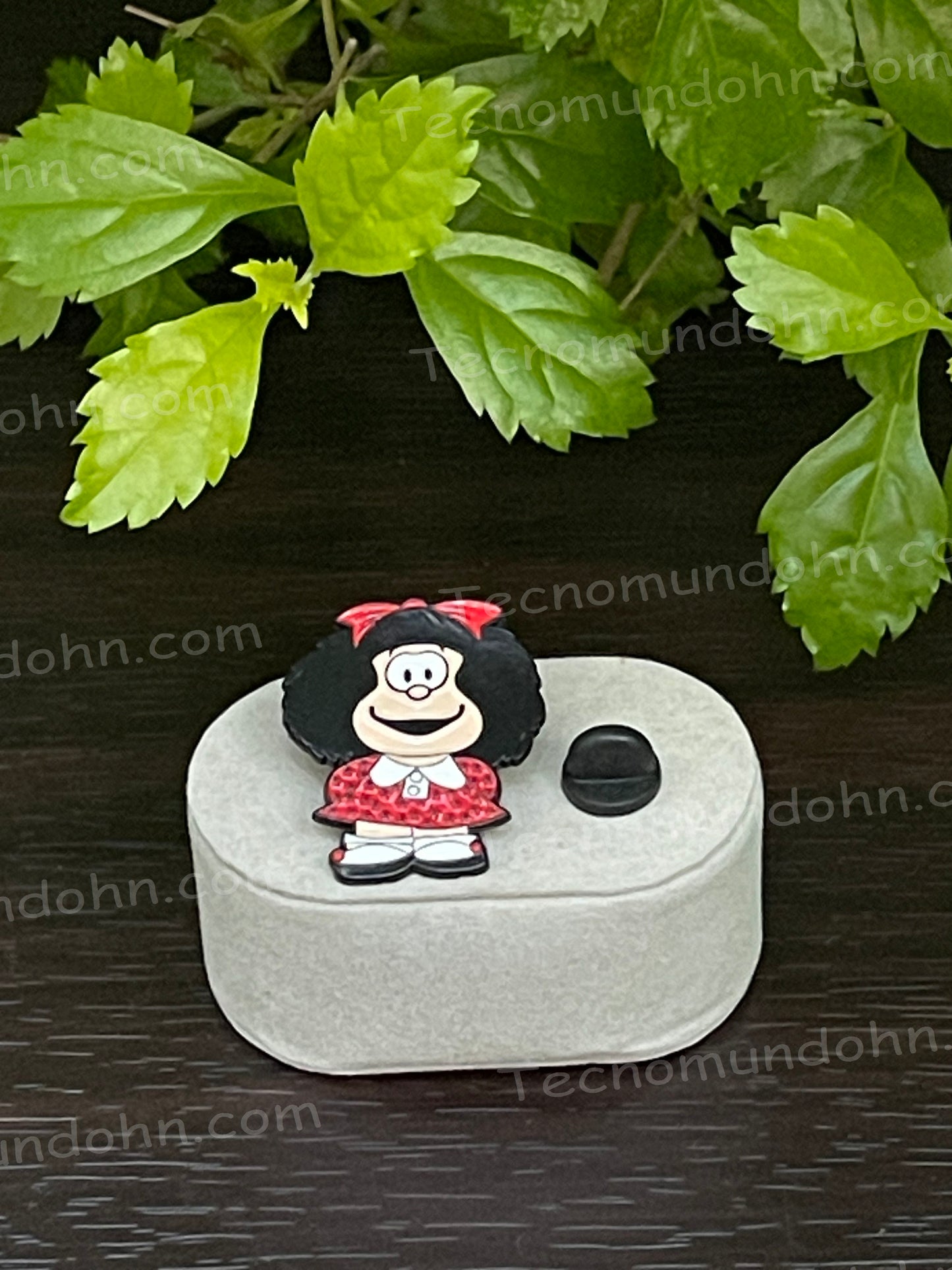Broche Mafalda